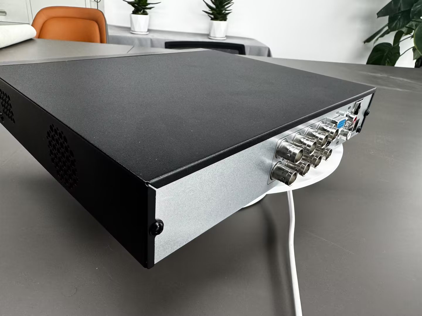 Hikvision OEM UIN-HVR208Q-M1 - Image 3